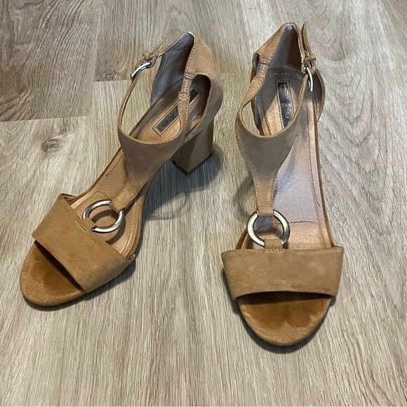 Women's Tahari Norma Tan Suede Heels with Gold Ring - Picture 2 of 9